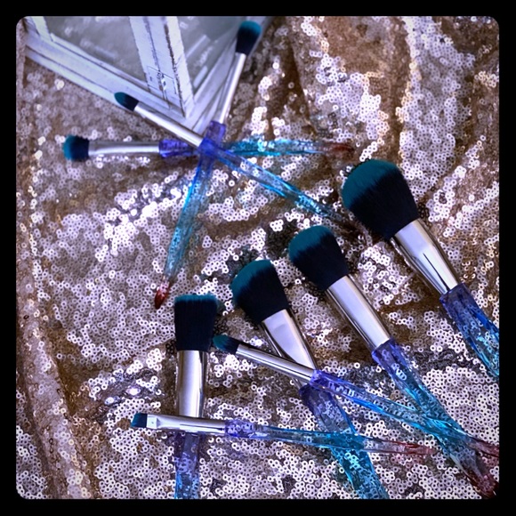 Other - Makeup brush set